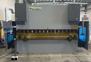 AccurlCMT 135 TON | 4000MM LENGTH | HYDRAULIC PRESS BRAKE | 2D ITALIAN CONTROLLER