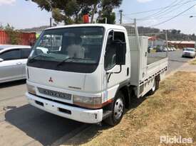 2004 Mitsubishi Canter L500/600 - picture2' - Click to enlarge