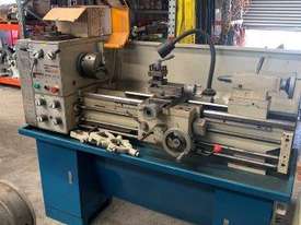 Centre Lathe 300x800mm Turning Capacity - picture0' - Click to enlarge