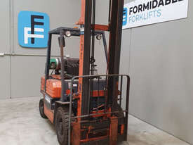 Toyota 5FG25 LPG / Petrol Counterbalance Forklift - picture1' - Click to enlarge