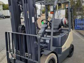 Container entry 2.5 Ton Forklift Crown 10 Model only 4000 hr New Paint - picture1' - Click to enlarge