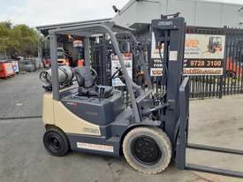 Container entry 2.5 Ton Forklift Crown 10 Model only 4000 hr New Paint - picture2' - Click to enlarge