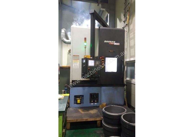 caption 2011 Doosan Puma V-550M Turn Mill CNC Vertical Lathe