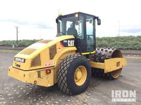 2011 Cat CS-56 Vibratory Roller - picture2' - Click to enlarge