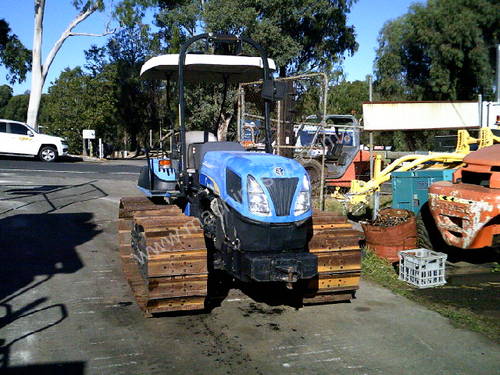 TK-4070 100hp crawler tractor , 168 hrs , ex Darwin , 