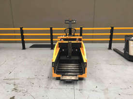 Crown PE Pallet Truck Forklift - picture0' - Click to enlarge