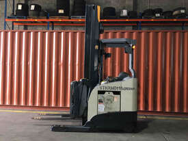 Crown RMD6000 Reach Forklift Forklift - picture0' - Click to enlarge