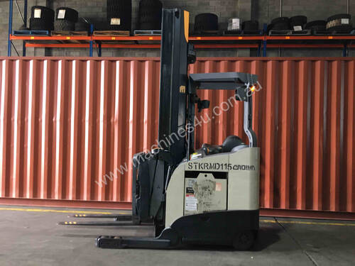 Crown RMD6000 Reach Forklift Forklift