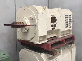 375 kw 500 hp 900 rpm 500 volt Toshiba DC Electric Motor - picture1' - Click to enlarge