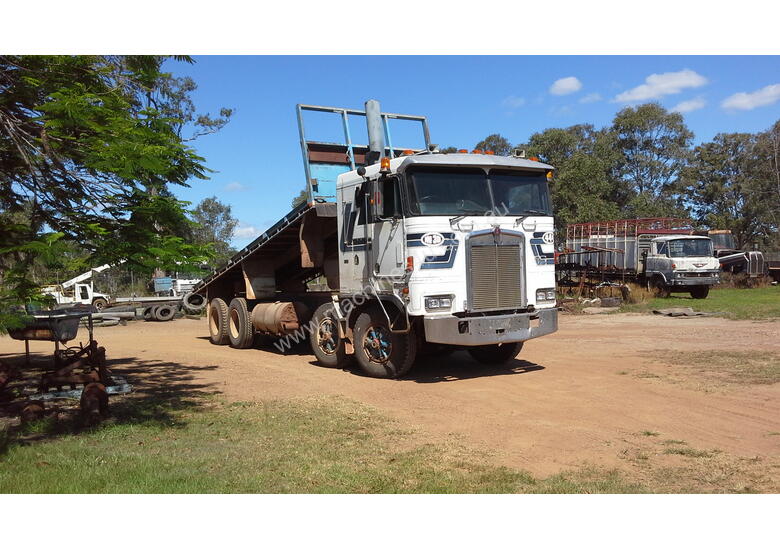 caption Tipping tray truck