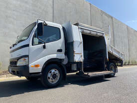 Hino Dutro Service Body Truck - picture0' - Click to enlarge