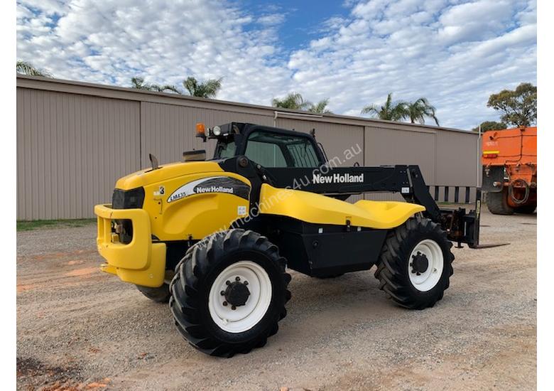 caption 2005 New Holland LM435A Telehandler