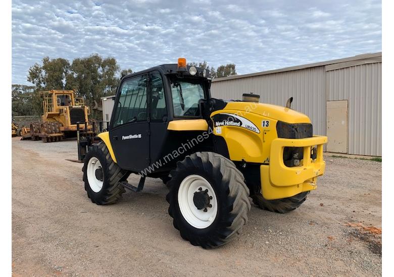 caption 2005 New Holland LM435A Telehandler