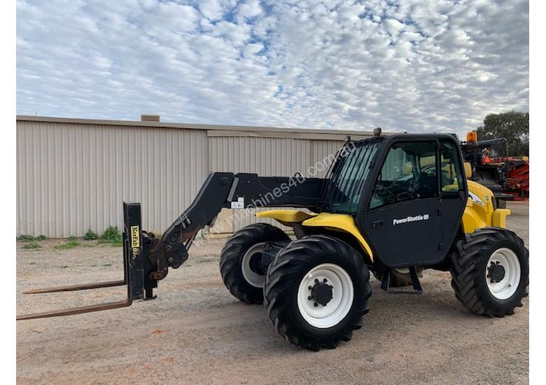 caption 2005 New Holland LM435A Telehandler