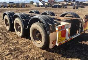 Fruehauf   tri axle pig chassis