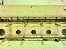 Guillotine Hydraulic 3600mm x 5mm - picture0' - Click to enlarge
