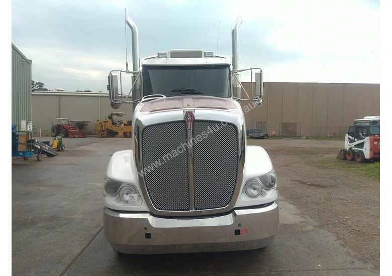 caption Kenworth T609