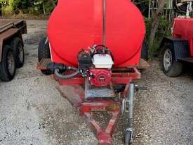 Spray unit on trailer Silvan BP125K Pump system and Honda motor with 2000L tank  - picture0' - Click to enlarge