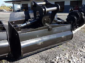 20 Ton Tilt Bucket for Hire - picture0' - Click to enlarge