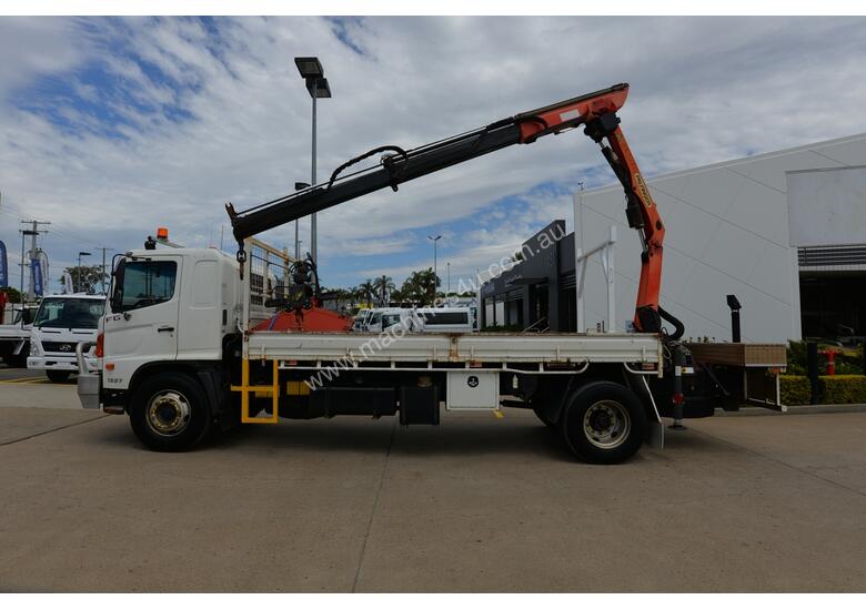 caption 2009 HINO FG 500 - Truck Mounted Crane - 1527 - Tray Truck - Tray Top Drop Sides