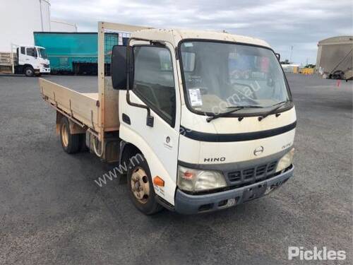 2004 Hino Dutro U305