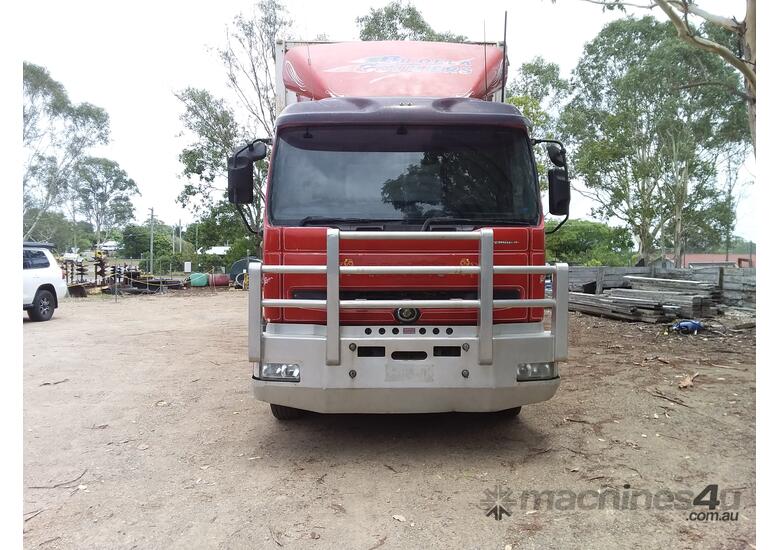 caption 8.7m tautliner truck