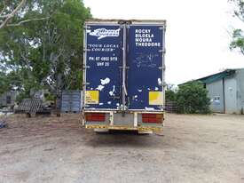 8.7m  tautliner truck - picture2' - Click to enlarge