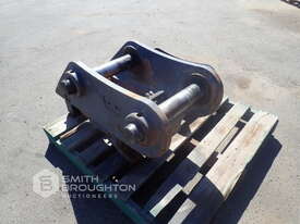 QUICK COUPLER & BUCKET EARS TO SUIT CASE CX210C EXCAVATOR - picture1' - Click to enlarge