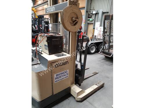 Crown 30WRTL150 Walkie Reach Stacker