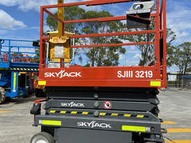 SkyJack SJ3219 19ft Electric Scissor Lift - picture0' - Click to enlarge