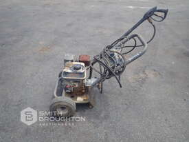 KARCHER PETROL POWERED PRESSURE CLEANER - picture0' - Click to enlarge