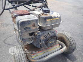 KARCHER PETROL POWERED PRESSURE CLEANER - picture2' - Click to enlarge