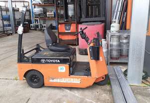 ACTIVE FORKLIFTS - Toyota Tow Tug CBT6 2013 Model Air tyres 4410KG Draw bar towing 48 Volt
