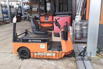 ACTIVE FORKLIFTS - Toyota Tow Tug CBT6 2013 Model Air tyres 4410KG Draw bar towing 48 Volt
