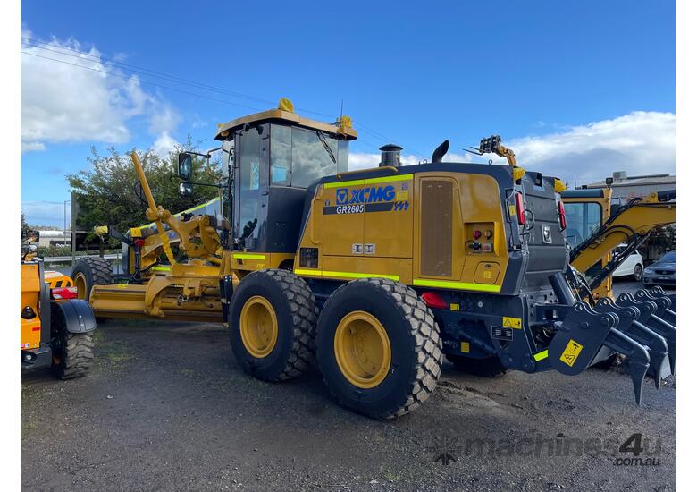 Grader: GR2605, 12ft Blade, or 14ft option 19T, Joystick Control