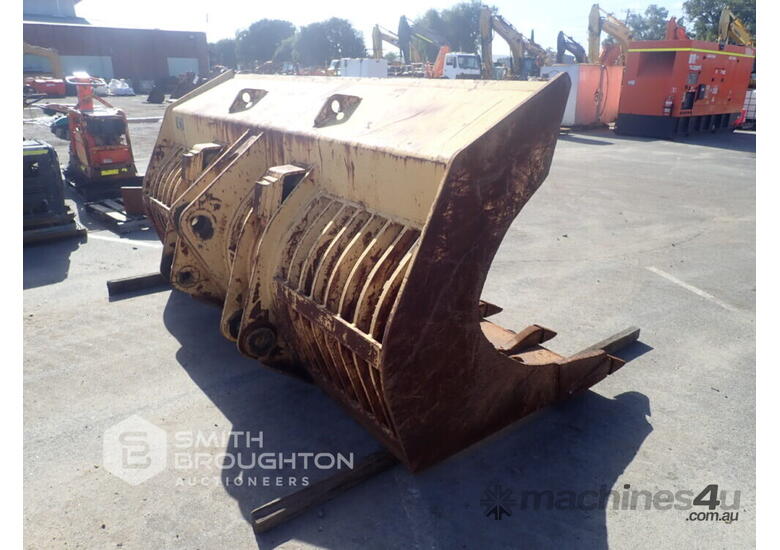 Used 2950MM ZEPPLIN RAKE BUCKET TO SUIT CATERPILAR 950G Wheel Loader