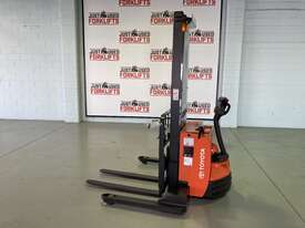  2012 RAYMOND S25TF SN: RHS-12-04940 WALKIE STRADDLE STACKER PEDESTRIAN FORKLIFT WALK BEHIND - picture0' - Click to enlarge