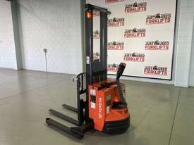  2012 RAYMOND S25TF SN: RHS-12-04940 WALKIE STRADDLE STACKER PEDESTRIAN FORKLIFT WALK BEHIND - picture1' - Click to enlarge