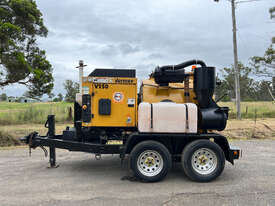 Vermeer V250 Vacuum Cleaner Sweeping/Cleaning - picture0' - Click to enlarge