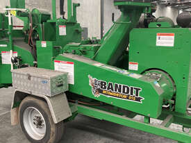 BANDIT 1590XP Intimidator Chipper - picture1' - Click to enlarge