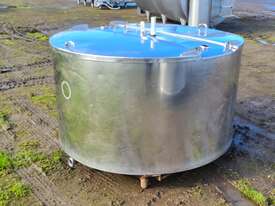 STAINLESS STEEL TANK, MILK VAT 1370lt - picture0' - Click to enlarge