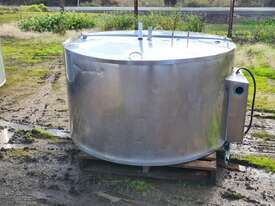 STAINLESS STEEL TANK, MILK VAT 1370lt - picture2' - Click to enlarge