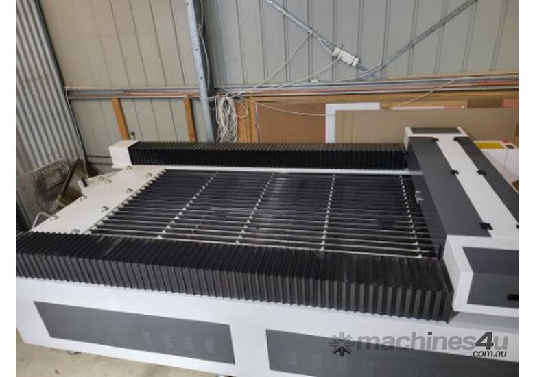 LZRMN co2 cnc laser engraver cutter