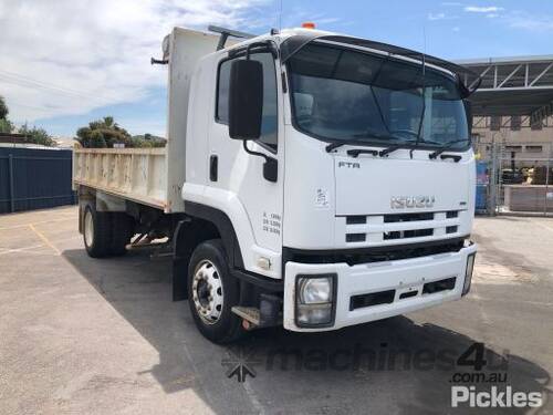 2010 Isuzu FTR900 Medium