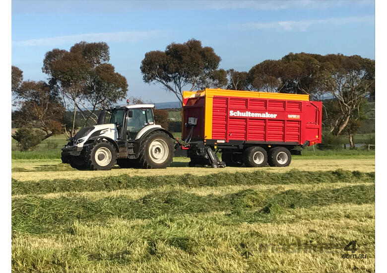 caption Schuitemaker Rapide Forage Wagon Hay/Forage Equip