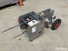 Motorized Winch (Petrol),Serial No: W 4881 - picture0' - Click to enlarge