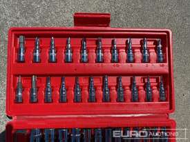 Unused Rachet & Socket Tool Set - picture2' - Click to enlarge