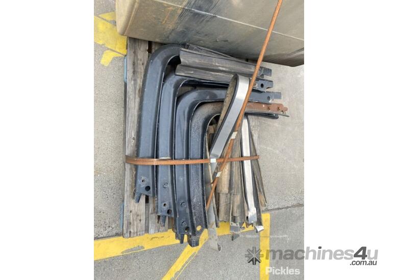 Used Hilton MFG Pty Ltd Truck Fuel Tank Lot Of 2 Unknown Capacity Tank