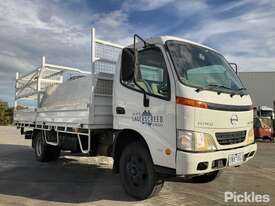 2001 Hino DUTRO - picture0' - Click to enlarge