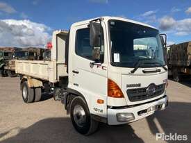 2009 Hino FC4J - picture0' - Click to enlarge